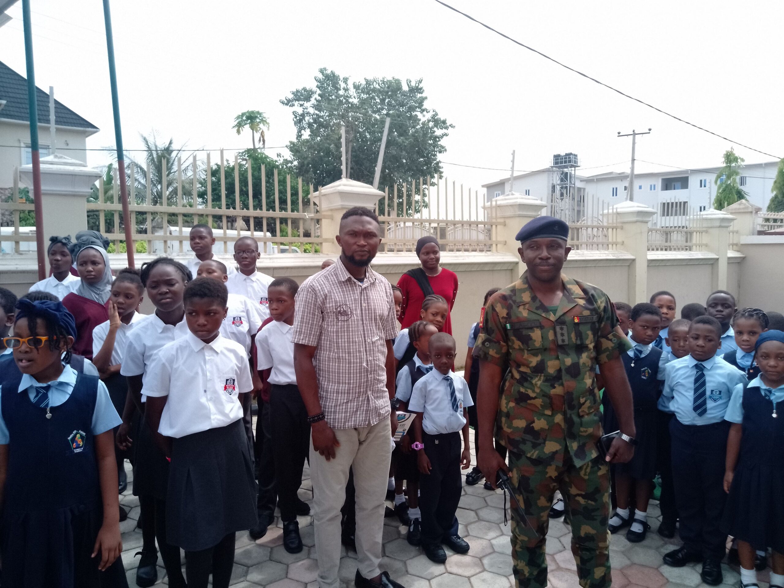 Mass Image Compressor Compressed this image. https://sourceforge.net/projects/icompress/ with Quality:80